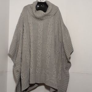 NEW YORK & COMPANY Women's Gray Poncho. Size XL